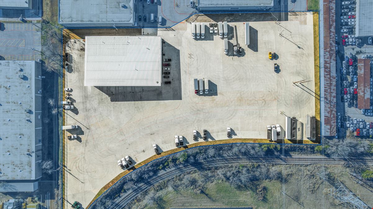 Sublease: Heavy-Duty Trucking Facility Near I-20 & I-30