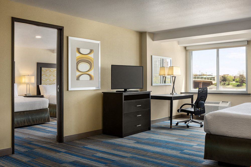 Holiday Inn Express & Suites Colorado Springs Central