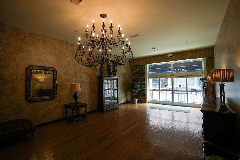 236 W Main St