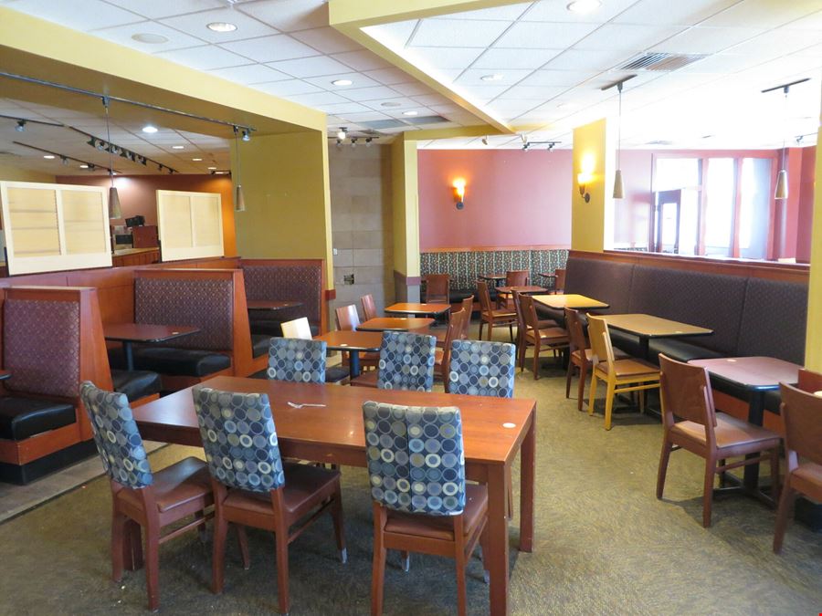 Gateway Mall Restaurant Outlots