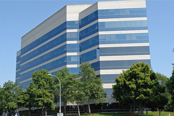 Preview of Office space for Rent at 400 Corporate Pointe