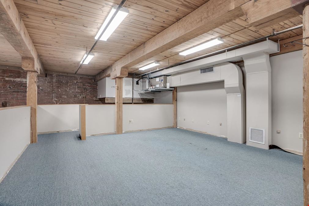 High Profile Office or Retail Space in Market Square, Amesbury