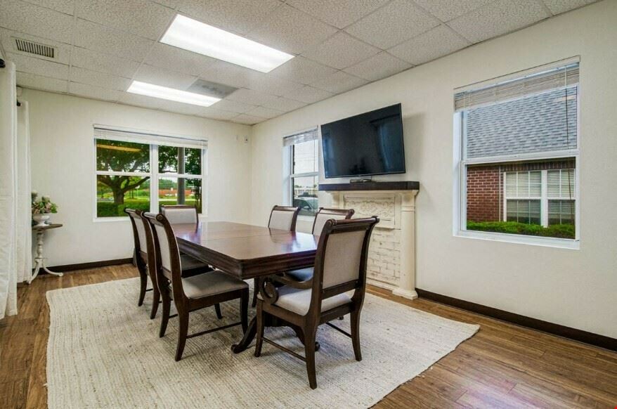 5565 Woodbine Road
