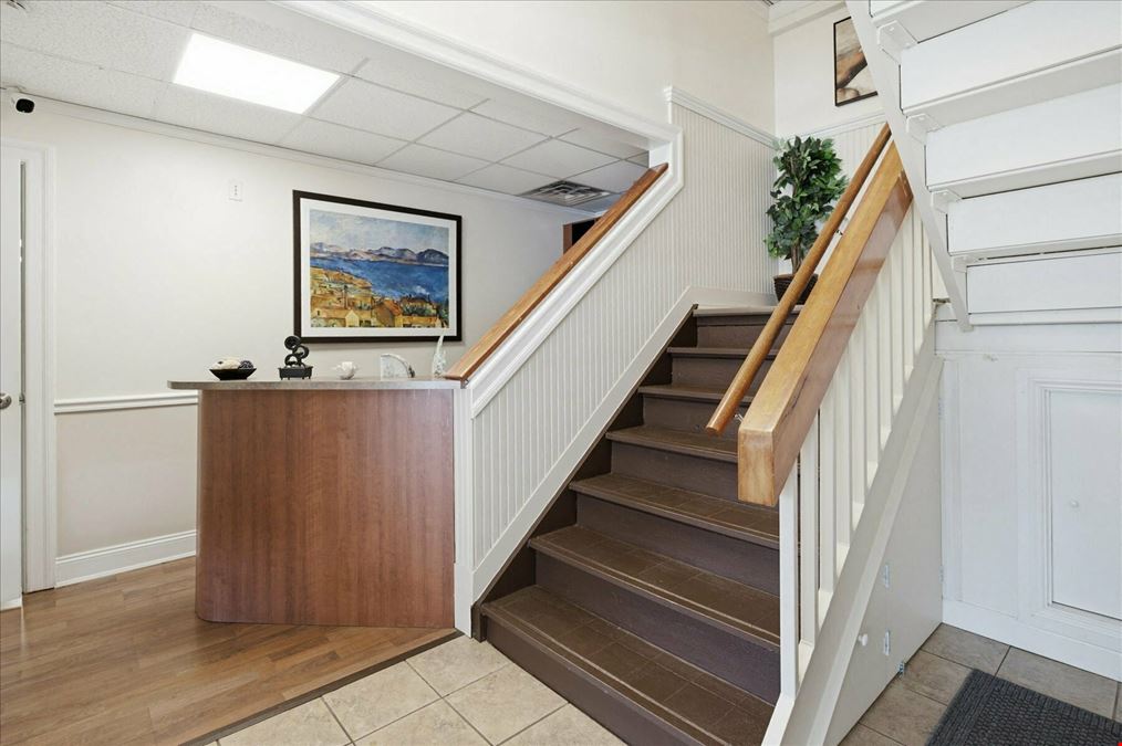 1038 West Jericho Turnpike