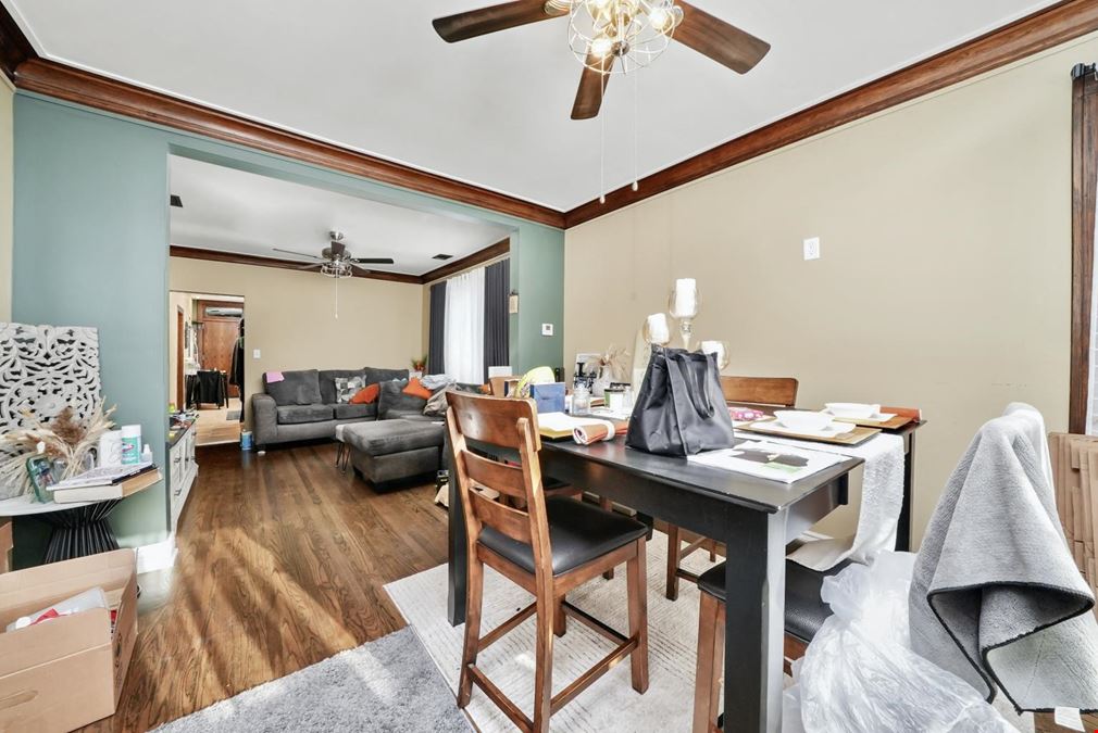 6933 S Washtenaw