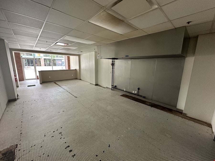 318 Park Central E - Suite 105